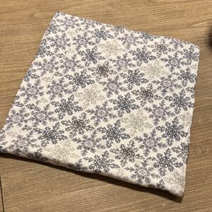 Pottery Barn Flannel sheets Snowflake king size